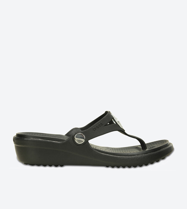Sanrah Beveled Circle Flip Flops - Black 203342-060